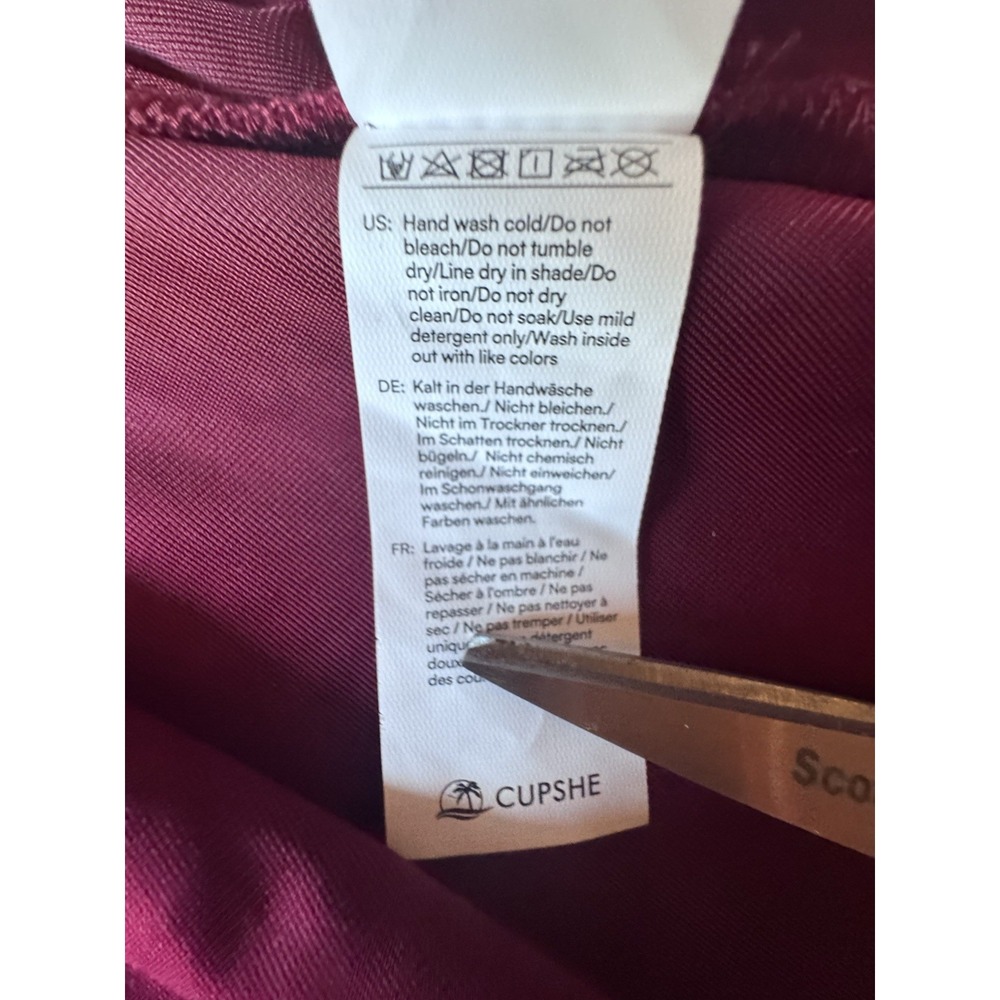 NWT Cupshe Sweet Sangria Red Velvet Mini Dress Size Large Smocked Bodice Holiday - Picture 12 of 14